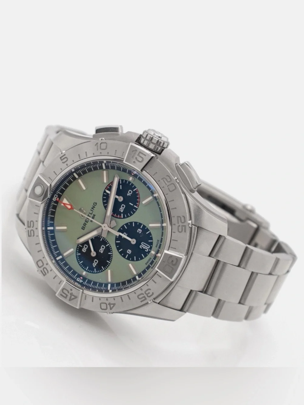 Breitling Avenger B01 Watch Chronograph 44mm Green Dial AB0147101L1A1